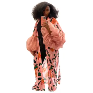 Long cache-maillot rose imprimé pêches avec manches bouffantes volumineuses pour les vacances
