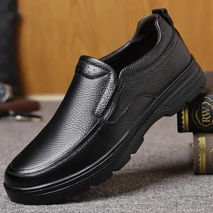 Ανδρικά δερμάτινα παπούτσια slip-on σε μαύρο χρώμα για απόλυτη άνεση και στυλ
