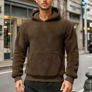 Ανδρικό χειμερινό καφέ φούτερ με κουκούλα sherpa fleece και τσέπη καγκουρό