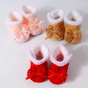 Drei Paar Plüsch-Baby-Winterstiefel mit Spitzenschleifen und weichen Anti-Rutsch-Sohlen