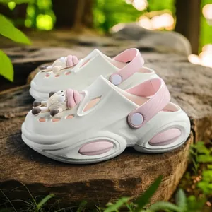 Children's Clogs EVA Anti-Slip Beach Sandals For Girls 3D Cartoon Sheep Two-Way Wear Garden Shoes