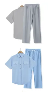Vista detallada de conjuntos de lino para hombre en gris y azul claro playero.