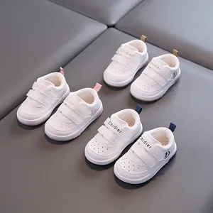 Breathable white leather walking shoes for toddlers with non-slip soft soles and velcro