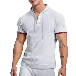 Weißes Waffelstrick-Kapuzen-T-Shirt für Herren mit karierten Manschettendetails