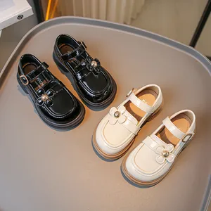 Mädchen Britischer Stil Lederschuhe Blumendekor Lack Mary Janes Weiche Sohle Rutschfest Prinzessin Loafer Für Schule Party