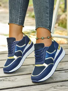 Κομψά μπλε πλατφόρμα sneakers με μεταλλικές λεπτομέρειες και πλέγμα για γυναίκες