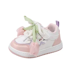 Zapatillas rosas para niñas pequeñas con lazos de tulipán y suelas de cuero suave