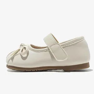 Elegante crème Mary Jane ballerina's voor peuters met zachte zool en strikdetail