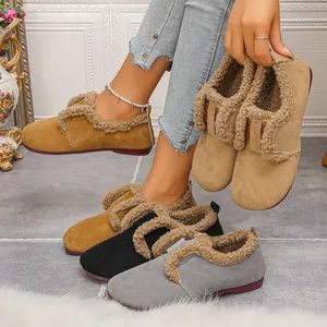 Vue détaillée des mocassins chauds doublés de fourrure pour femmes pour l'hiver