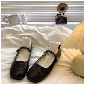 Vintage black Mary Jane shoes for girls with elegant ruffle socks for spring fashion