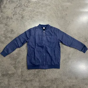Vue complète d'un blouson aviateur en daim bleu marine pour homme avec fermeture éclair