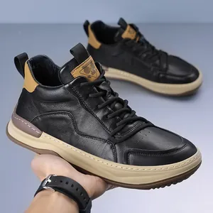 Hochwertige schwarze High-Top-Leder-Sneaker für Herren mit einzigartigen Akzenten