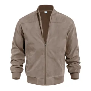 Vue de face détaillée d'un blouson aviateur en daim pour homme avec fermeture éclair