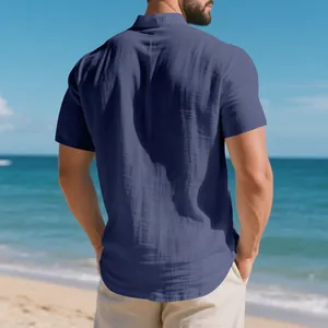 Vista trasera de camisa de lino azul marino para hombre con cuello mao y textura