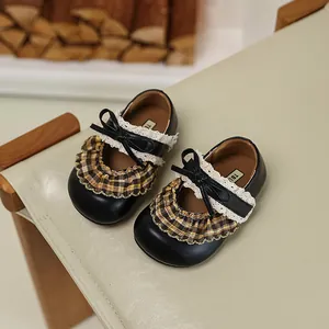 Elegante Mädchen Mary Jane Schuhe mit Karo-Rüschen und Spitzen-Detail für den Herbst-Stil