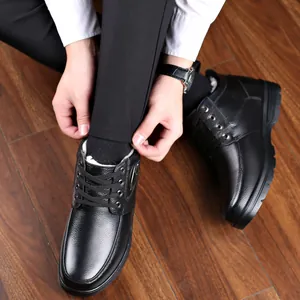 Klassieke zwarte heren winterschoenen van leer met warme fleece voering en antislipzool