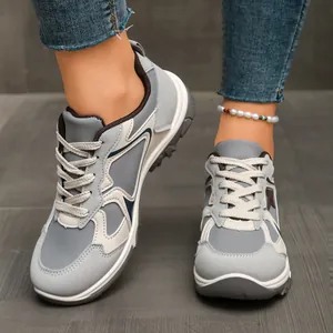 Retro Damen-Sneaker mit Farbblock-Design in Grau und Cremefarben Freizeitstil