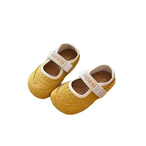 Gelbe Mary Jane Schuhe im koreanischen Stil für Kleinkinder mit weichen Sohlen