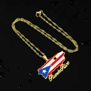 Detailansicht der vergoldeten Puerto Rico Flagge Halskette mit hochwertigem Emaille-Finish