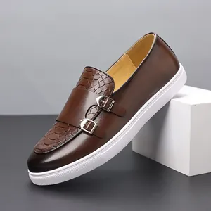 Mocassins élégants en cuir marron pour hommes, style britannique, avec semelle blanche