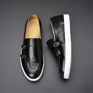 Mocassins pour hommes en cuir noir de style britannique avec doubles boucles et semelles blanches