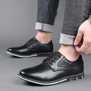 Men's stylish black leather Derby shoes for business casual wear in autumn.