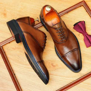 Élégantes chaussures Oxford en cuir marron avec bout rapporté pour hommes d'affaires