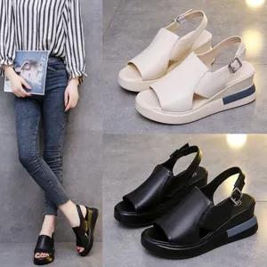 Elegante Damen Keilplateau-Sandalen für den Sommer mit schickem Rückengurt-Verschluss