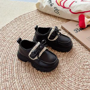 Chaussures en cuir noir pour filles avec nœud en dentelle et semelle souple plate