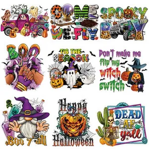 Set mit neun farbenfrohen Halloween-Bügelbildern für Kleidung mit festlichen Motiven