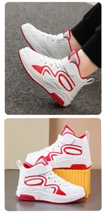 Sneakers alte bianche per bambini con accenti rossi e chiusura a strappo vista lifestyle