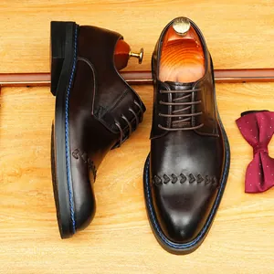Chaussures richelieu en cuir marron de qualité pour hommes avec détails de cœur