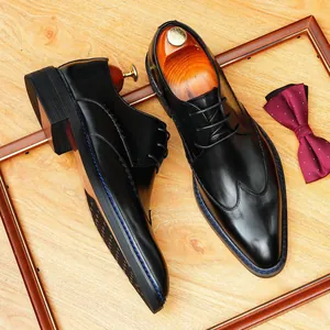 Klassische schwarze Leder-Business-Schuhe für Herren mit eleganter Flügelkappennähte