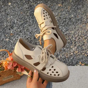 Mocassins vintage à plateforme avec lacets pour une marche estivale confortable.