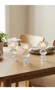 Elegantes nordisches Rippenglas-Kerzenhalter-Set für romantische Tischdekoration im Haus