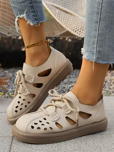 Chaussures compensées beiges rétro à lacets et découpes pour femmes été décontracté en plein air