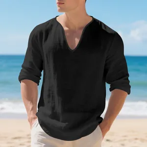 T-shirt décontracté en lin à manches longues pour homme avec col en V profond sur plage