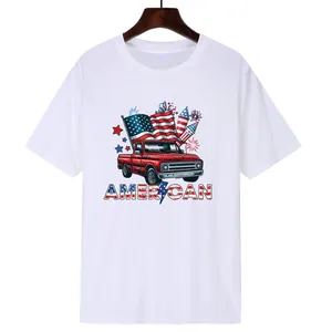 Detailansicht des US-Truck-Hitzetransfers zum Unabhängigkeitstag auf einem weißen T-Shirt
