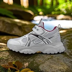 Chaussures de course respirantes en mesh pour garçons avec semelle légère