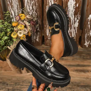 British Style Platform Loafers For Women Retro Crocodile Texture Polyurethane Leather Shoes With Golden Metal Horsebit Buckle