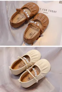 Zapatos Mary Jane elegantes para niñas con correas de perlas en colores caramelo y crema
