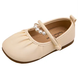Elegantes merceditas color crema para niña con tira de perlas y suela blanda