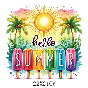 Lebendiger Hello Summer Bügelbilder Aufkleber mit bunten Eis am Stiel, Sonne und Palmen.