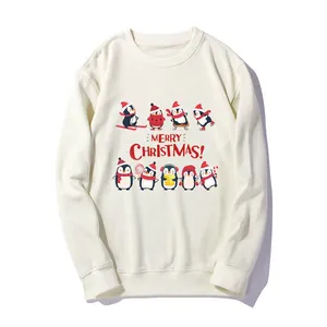 Sudadera crema con estampado Merry Christmas de pingüinos y diseño festivo.