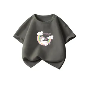 T-shirt enfant gris foncé avec écusson thermocollant licorne arc-en-ciel dessin animé