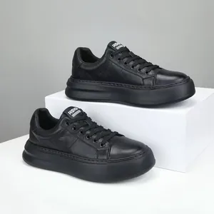 Ανδρικά δερμάτινα sneakers σε μαύρο χρώμα με χοντρή σόλα πλατφόρμα και κορδόνια