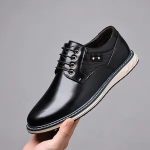 Klassische schwarze Freizeit-Lederschuhe für Herren mit Schnürung und weißer Sohle