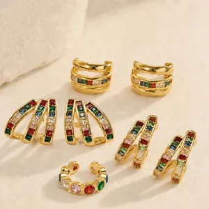 Boucles d'oreilles Clous Géométriques en Acier Inoxydable Plaqué Or avec Strass Arc-en-ciel Style Vintage Froid pour Femmes