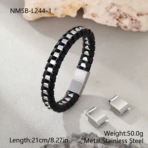 Detailansicht von geflochtenem Armband aus schwarzem Leder und Edelstahl mit Verschluss