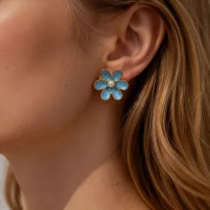 Boucles d'Oreilles Clous Fleur en Émail Avec Perle Artificielle Acier Inoxydable Plaque Or Mode Européenne Femmes Bijoux Été